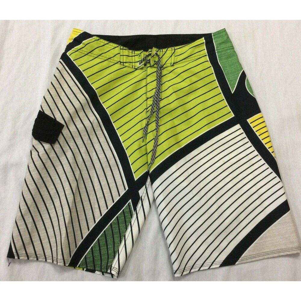 QUIKSILVER MENS SWIM SHORTS SIZE 33